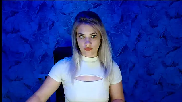 Snapshot of nika_gold1 chatting on September 11, 2025, 10:15 am nika gold1 online show from September 11, 2025, 10:15 am