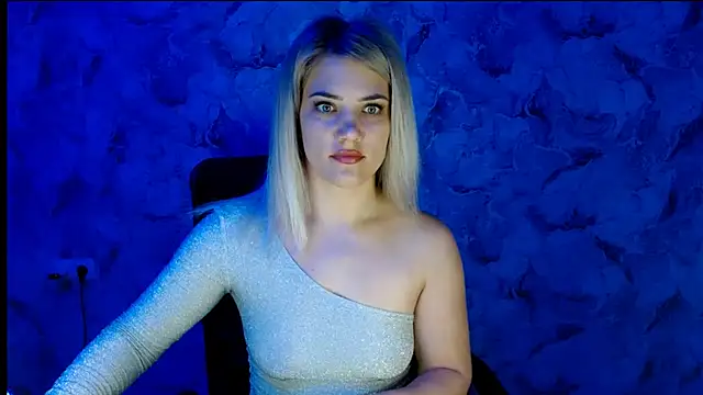 Snapshot of nika_gold1 chatting on October 15, 2025, 1:00 pm nika gold1 online show from October 15, 2025, 1:00 pm