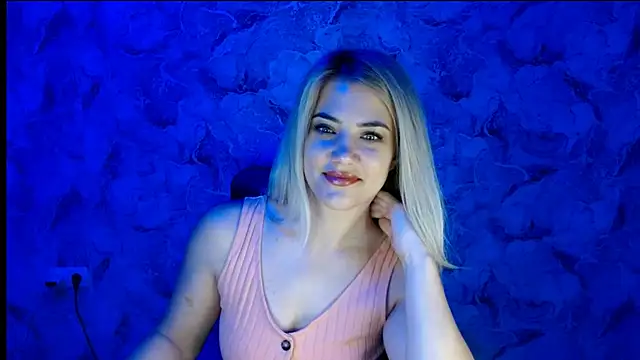 Snapshot of nika_gold1 chatting on October 28, 2025, 12:30 pm nika gold1 online show from October 28, 2025, 12:30 pm