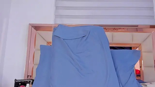 Snapshot of violetta-brown1 chatting on March 10, 2025, 3:12 am violetta-brown1 online show from March 10, 2025, 3:12 am