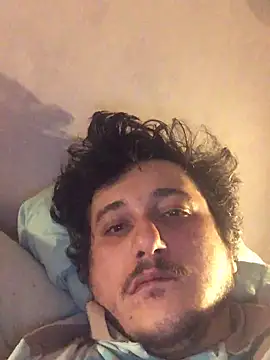 Snapshot of Daminou28 chatting on January 11, 2025, 5:51 pm Daminou28 online show from January 11, 2025, 5:51 pm