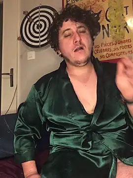 Snapshot of Daminou28 chatting on January 27, 2025, 2:10 am Daminou28 online show from January 27, 2025, 2:10 am