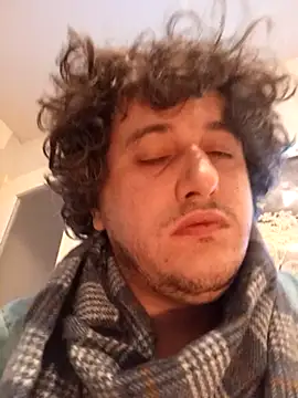 Snapshot of Daminou28 chatting on October 26, 2025, 2:28 am Daminou28 online show from October 26, 2025, 2:28 am