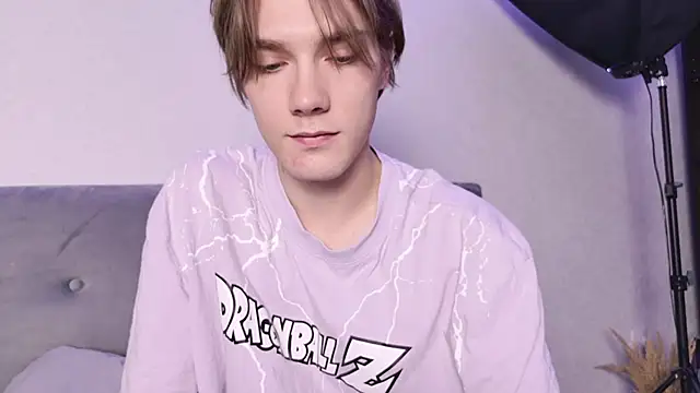 Snapshot of callmenineoneseven chatting on October 2, 2025, 11:12 pm callmenineoneseven online show from October 2, 2025, 11:12 pm