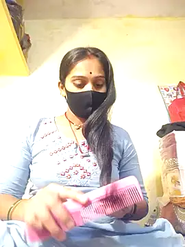 Snapshot of Hi_Radhika chatting on March 5, 2025, 5:18 pm Hi Radhika online show from March 5, 2025, 5:18 pm