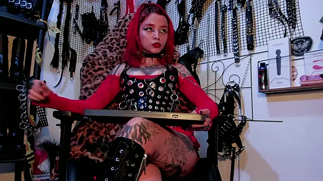 Snapshot of Agatha_BDSM chatting on January 13, 2025, 8:37 pm Agatha BDSM online show from January 13, 2025, 8:37 pm