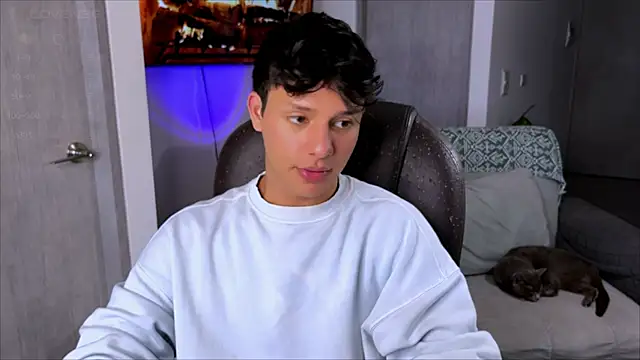 Snapshot of Alexxblue chatting on February 18, 2025, 8:36 pm Alexxblue online show from February 18, 2025, 8:36 pm