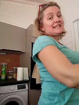 lady charlyne online show from January 16, 2025, 5:23 pm