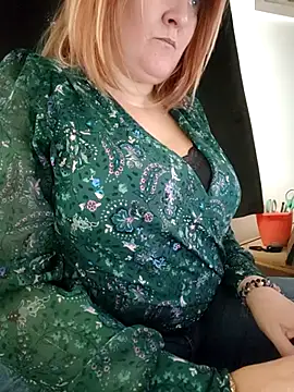 Snapshot of lady_charlyne chatting on October 1, 2025, 11:38 am lady charlyne online show from October 1, 2025, 11:38 am