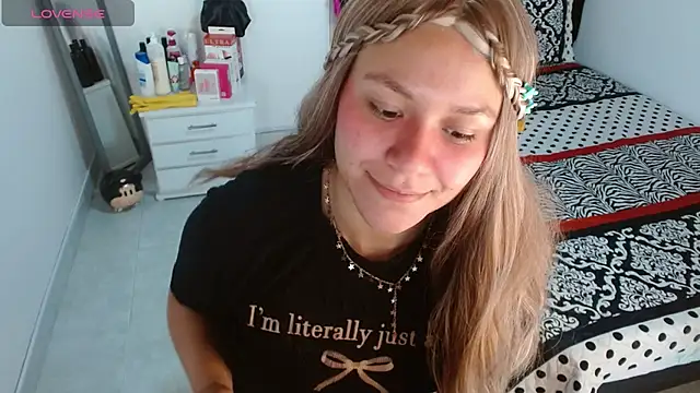 Snapshot of soniafuckboobs chatting on October 21, 2025, 12:28 pm soniafuckboobs online show from October 21, 2025, 12:28 pm