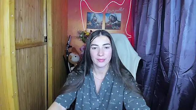 Snapshot of Fiery_Brunette_ chatting on December 25, 2024, 2:45 pm Fiery Brunette  online show from December 25, 2024, 2:45 pm