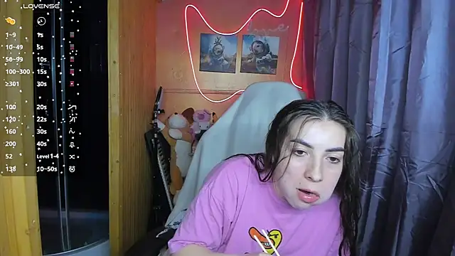 Snapshot of Fiery_Brunette_ chatting on February 24, 2025, 12:05 pm Fiery Brunette  online show from February 24, 2025, 12:05 pm