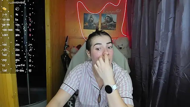 Snapshot of Fiery_Brunette_ chatting on February 28, 2025, 11:25 am Fiery Brunette  online show from February 28, 2025, 11:25 am