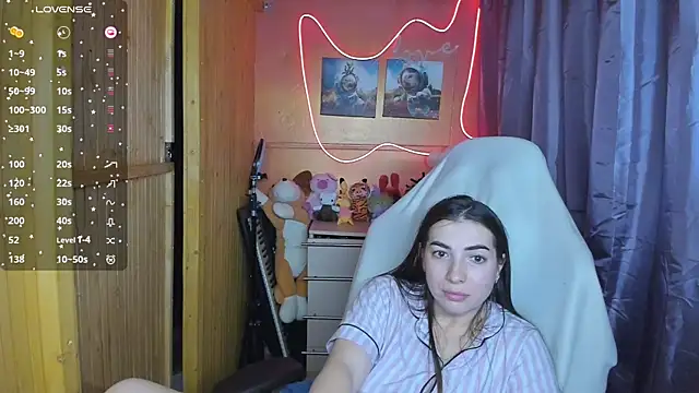 Snapshot of Fiery_Brunette_ chatting on March 4, 2025, 8:24 am Fiery Brunette  online show from March 4, 2025, 8:24 am