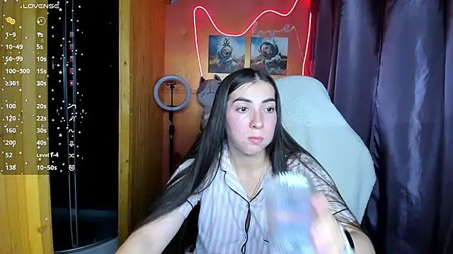 Snapshot of Fiery_Brunette_ chatting on September 15, 2025, 10:59 am Fiery Brunette  online show from September 15, 2025, 10:59 am