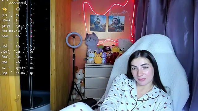 Snapshot of Fiery_Brunette_ chatting on September 19, 2025, 6:48 am Fiery Brunette  online show from September 19, 2025, 6:48 am