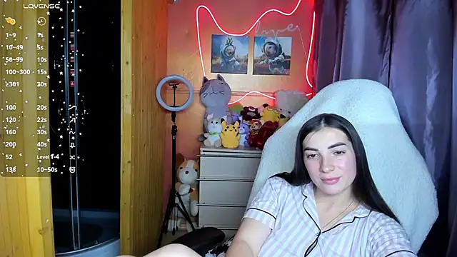 Snapshot of Fiery_Brunette_ chatting on September 23, 2025, 3:15 pm Fiery Brunette  online show from September 23, 2025, 3:15 pm