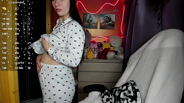 Snapshot of Fiery_Brunette_ chatting on September 25, 2025, 3:32 am Fiery Brunette  online show from September 25, 2025, 3:32 am