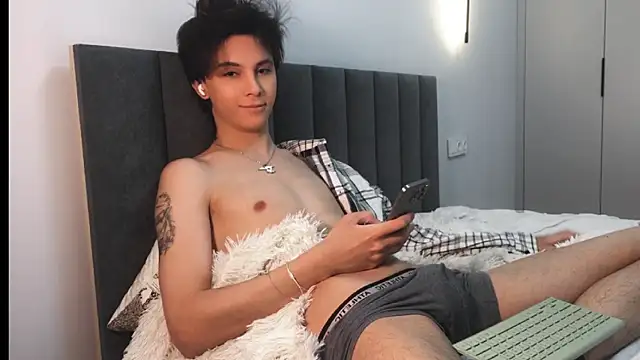 Snapshot of k0sta_ chatting on February 10, 2025, 5:30 pm k0sta online show from February 10, 2025, 5:30 pm