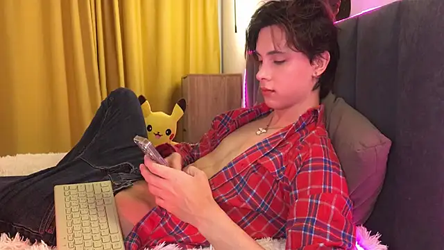 Snapshot of k0sta_ chatting on March 5, 2025, 10:33 am k0sta online show from March 5, 2025, 10:33 am