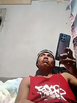 Snapshot of Moreno1813 chatting on February 7, 2025, 5:31 am Moreno1813 online show from February 7, 2025, 5:31 am