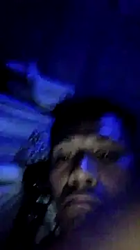 Snapshot of Moreno1813 chatting on October 11, 2025, 4:55 am Moreno1813 online show from October 11, 2025, 4:55 am