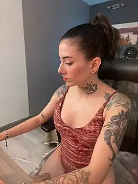 Snapshot of LiliJones_ chatting on December 14, 2024, 1:49 pm LiliJones online show from December 14, 2024, 1:49 pm