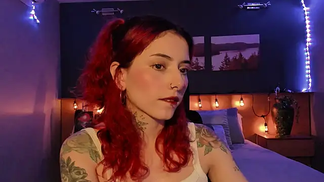 Snapshot of LiliJones_ chatting on January 7, 2025, 4:48 pm LiliJones online show from January 7, 2025, 4:48 pm