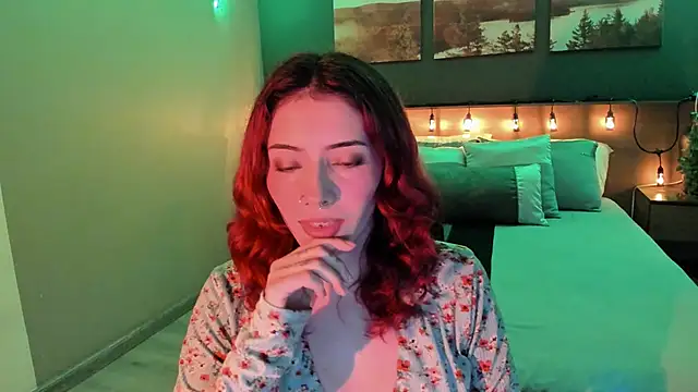 Snapshot of LiliJones_ chatting on January 8, 2025, 5:05 pm LiliJones online show from January 8, 2025, 5:05 pm