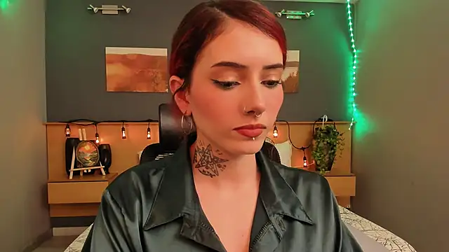 Snapshot of LiliJones_ chatting on January 16, 2025, 8:14 pm LiliJones online show from January 16, 2025, 8:14 pm