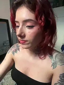 Snapshot of LiliJones_ chatting on February 7, 2025, 9:48 pm LiliJones online show from February 7, 2025, 9:48 pm