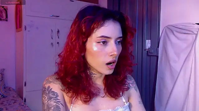 Snapshot of LiliJones_ chatting on February 10, 2025, 6:03 pm LiliJones online show from February 10, 2025, 6:03 pm