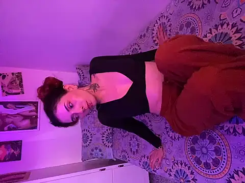 Snapshot of LiliJones_ chatting on March 15, 2025, 10:22 pm LiliJones online show from March 15, 2025, 10:22 pm