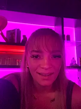 Snapshot of LizzyLush_ chatting on September 18, 2025, 11:40 pm LizzyLush  online show from September 18, 2025, 11:40 pm