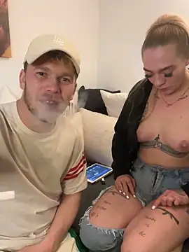 Snapshot of LizzyLush_ chatting on October 31, 2025, 2:12 am LizzyLush  online show from October 31, 2025, 2:12 am