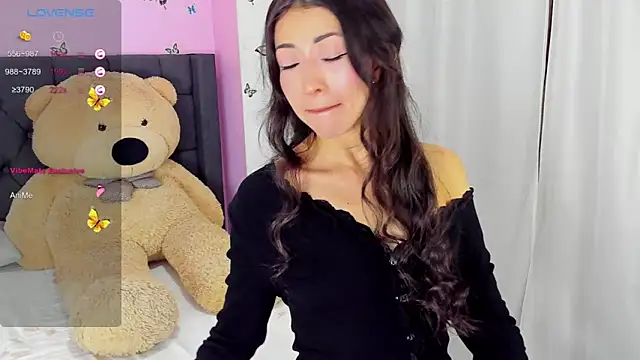 Snapshot of SophiaLiu chatting on January 22, 2025, 11:32 pm SophiaLiu online show from January 22, 2025, 11:32 pm