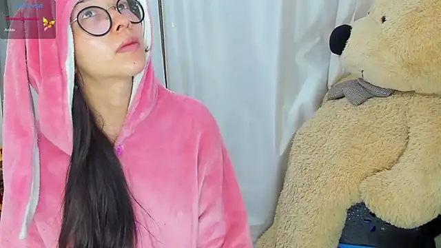 Snapshot of SophiaLiu chatting on February 12, 2025, 9:54 pm SophiaLiu online show from February 12, 2025, 9:54 pm