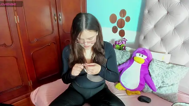 Snapshot of _Sarahh_0 chatting on March 7, 2025, 2:45 pm  Sarahh 0 online show from March 7, 2025, 2:45 pm