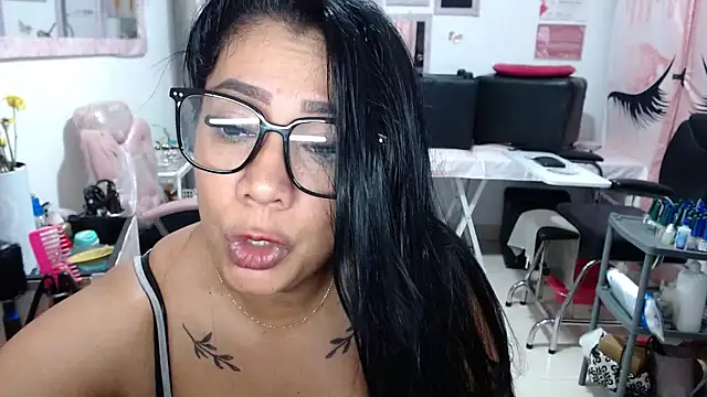Snapshot of titsbiglovers chatting on September 22, 2025, 5:48 pm titsbiglovers online show from September 22, 2025, 5:48 pm