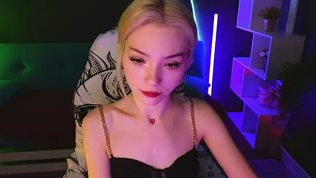 Snapshot of SandraBoyl chatting on February 2, 2025, 1:02 am SandraBoyl online show from February 2, 2025, 1:02 am