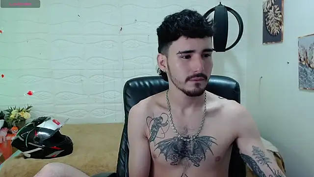 Snapshot of DmitriSanders chatting on December 11, 2024, 11:43 pm DmitriSanders online show from December 11, 2024, 11:43 pm