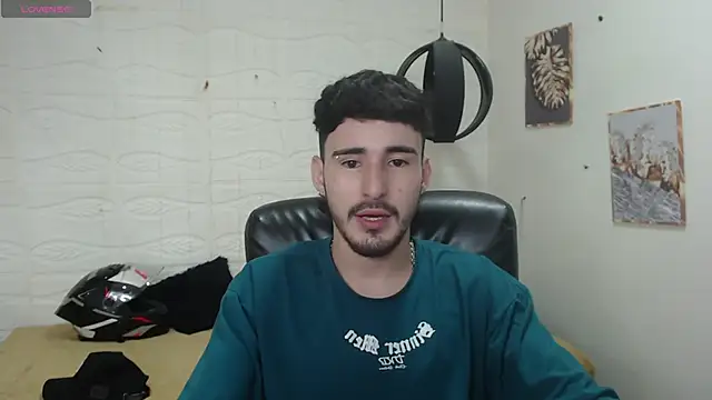 Snapshot of DmitriSanders chatting on December 14, 2024, 7:03 pm DmitriSanders online show from December 14, 2024, 7:03 pm