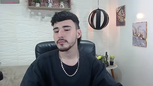 Snapshot of DmitriSanders chatting on January 15, 2025, 8:58 pm DmitriSanders online show from January 15, 2025, 8:58 pm