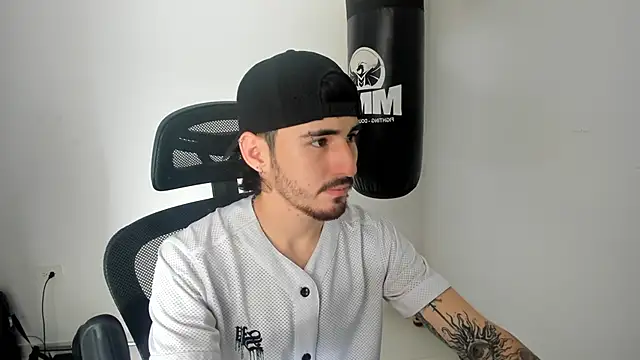 Snapshot of DmitriSanders chatting on September 12, 2025, 6:52 pm DmitriSanders online show from September 12, 2025, 6:52 pm