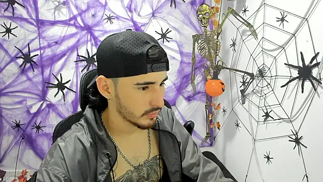 Snapshot of DmitriSanders chatting on September 29, 2025, 9:41 pm DmitriSanders online show from September 29, 2025, 9:41 pm