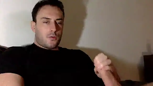 Snapshot of mainnrd chatting on February 16, 2025, 8:33 pm mainnrd online show from February 16, 2025, 8:33 pm