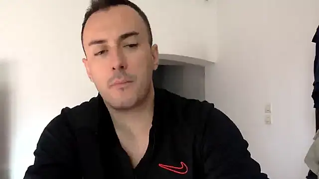 Snapshot of mainnrd chatting on October 8, 2025, 10:46 am mainnrd online show from October 8, 2025, 10:46 am