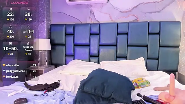 Snapshot of Nahomi_Wild chatting on January 15, 2025, 12:41 am Nahomi Wild online show from January 15, 2025, 12:41 am