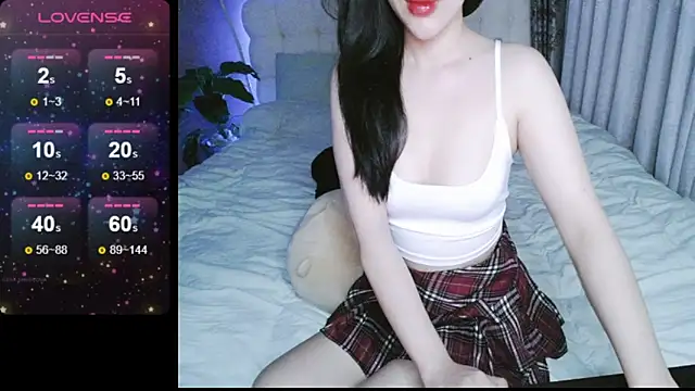 Snapshot of _Viviann_ chatting on December 9, 2024, 4:05 pm  Viviann  online show from December 9, 2024, 4:05 pm