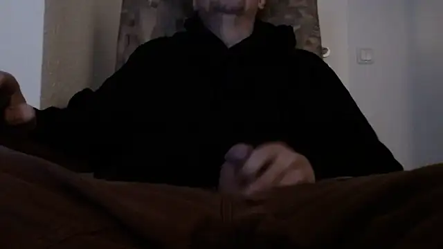 Snapshot of Cordt30 chatting on October 28, 2025, 8:33 pm Cordt30 online show from October 28, 2025, 8:33 pm